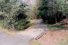 Turn right to follow the asphalt trail a short distance up the hill.