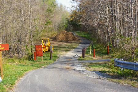 Take the asphalt trail away from Wadebrook Ter. with Pohick Creek on your left. This trail leads to the Cross County Trail.