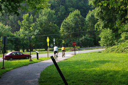 The trail crosses Woodburn Rd.