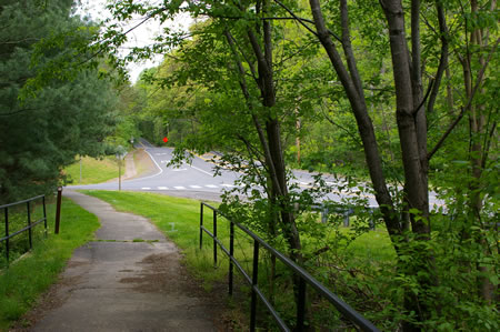 The asphalt trail ends at Valestra Circle.  The CCT will cross Vale Rd. here.