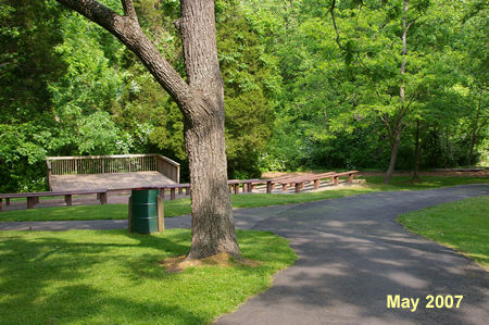 Turn left onto the asphalt trail just prior to the amphiatre.