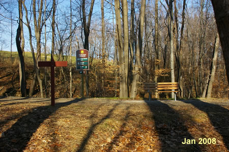 Turn right at the intersection with the Cross County Trail.