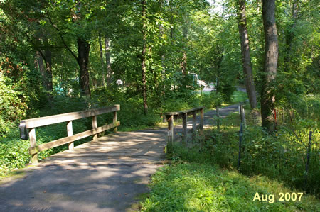 The path crosses the Glade Stream.