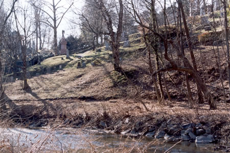 Oak Hill Cemetery can be seen on the right.